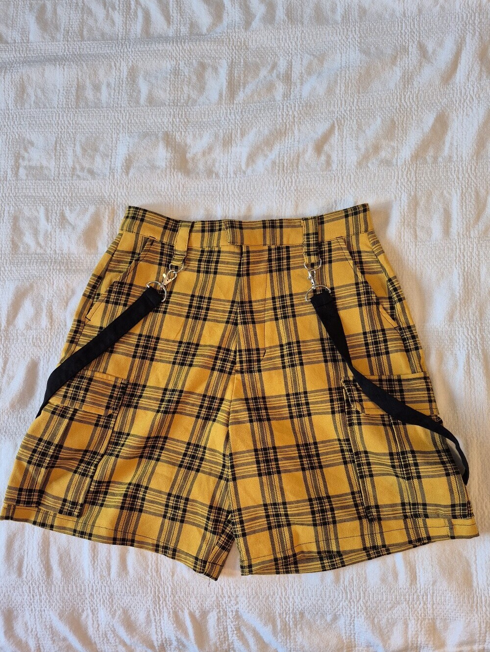 Hot Topic women's Small black & gold plaid shorts EUC